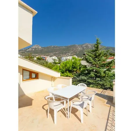 Helisonia Villa